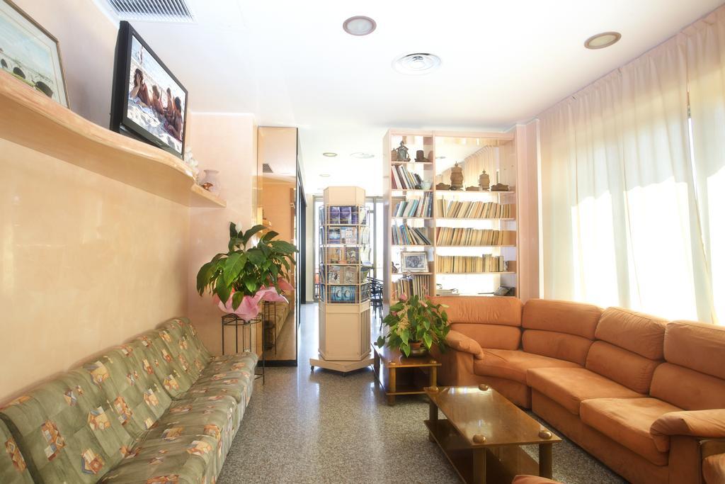 Hotel Usa Rimini Bagian luar foto