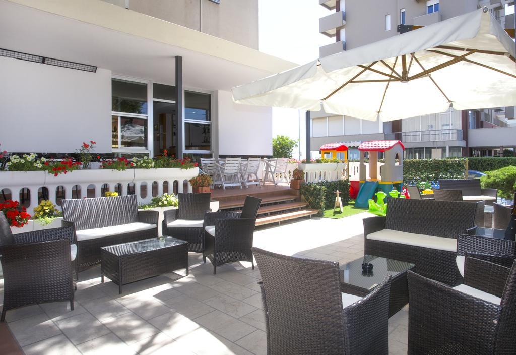 Hotel Usa Rimini Bagian luar foto